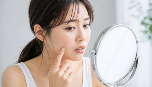 鼻の横のほくろはモテる？顔の位置別の意味と除去を迷う方へ